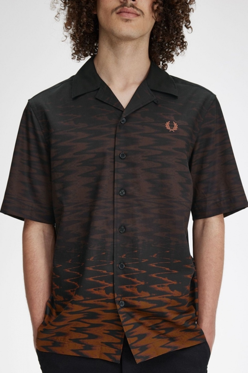 Fred Perry Wave Graphic Revere Collar Men's Shirts Black | AQP-306792